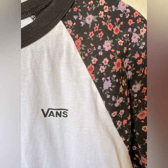 Women’s Vans Floral Sleeves Baseball T Size medium. EUC - Picture 5 of 6